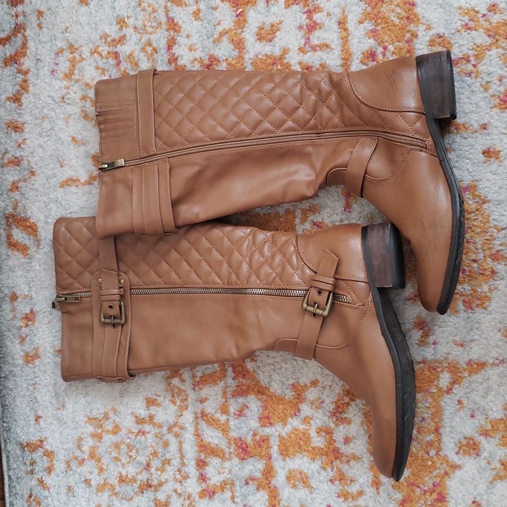 Brown knee highboots